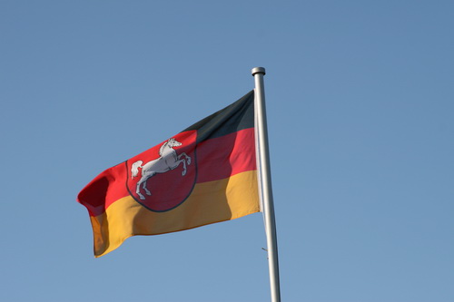 Niedersachsenflagge an der Fähre nach Glückstadt